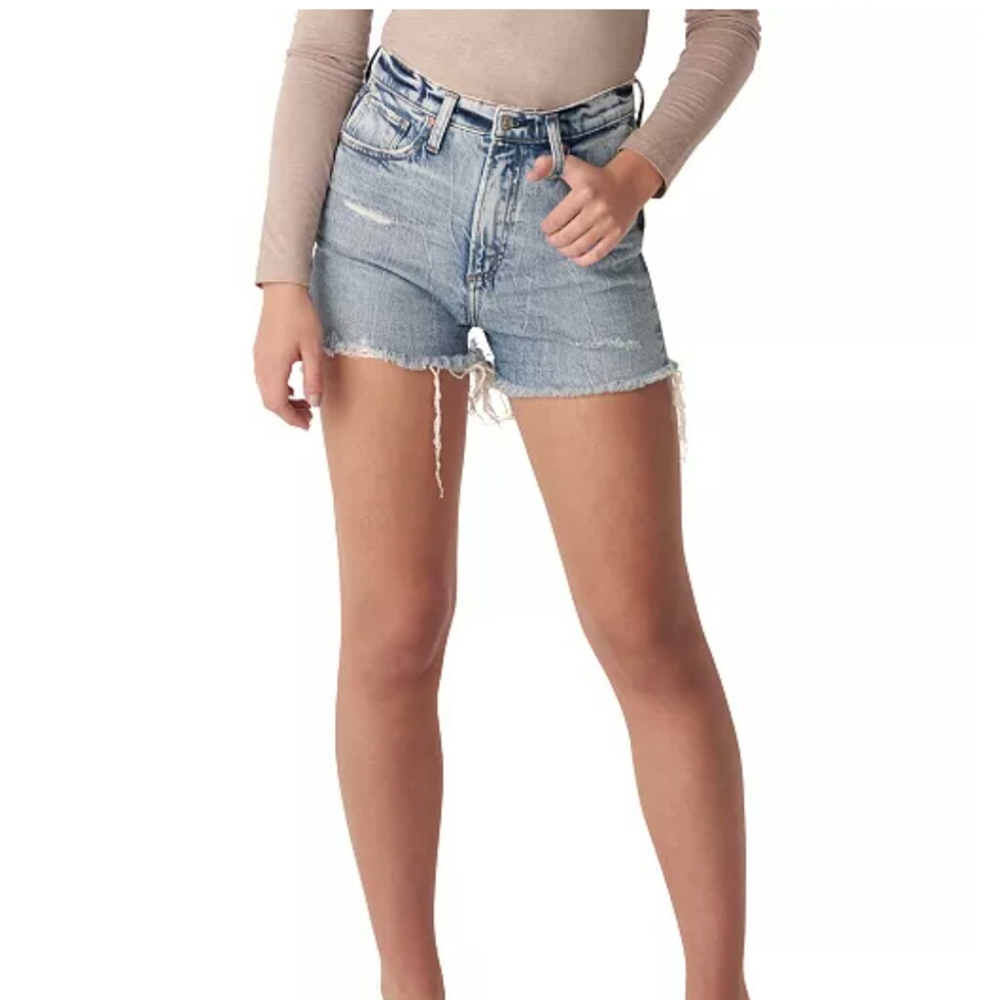 -NWT- Silver Jeans Highly Desirable Shorts 30